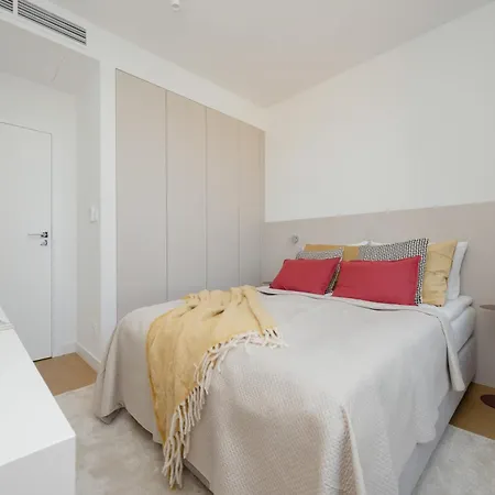Powsinska Luxury With Air Conditioning In By Renters Prestige