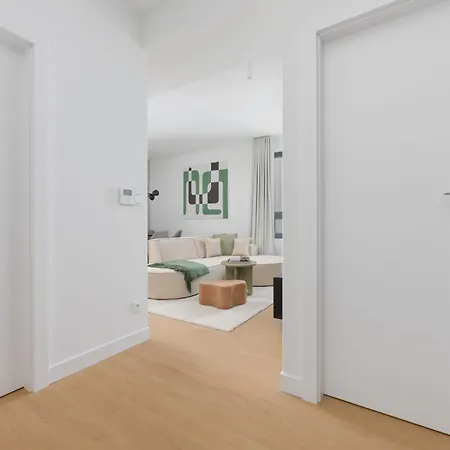 Powsinska Luxury With Air Conditioning In By Renters Prestige Warschau