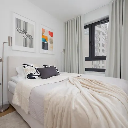 Powsinska Luxury With Air Conditioning In By Renters Prestige * Warschau