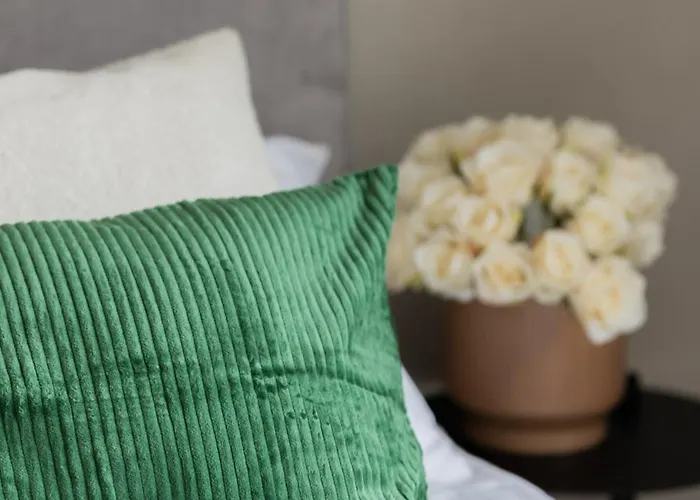 Powsinska Luxury With Air Conditioning In By Renters Prestige Apartment