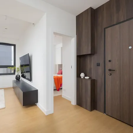 Powsinska Luxury With Air Conditioning In By Renters Prestige