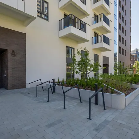 Powsinska Luxury With Air Conditioning In By Renters Prestige Apartament