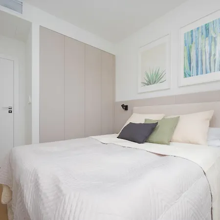 公寓 Powsinska Luxury With Air Conditioning In By Renters Prestige