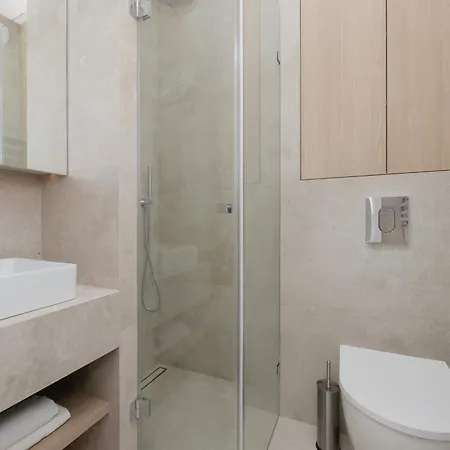 Powsinska Luxury With Air Conditioning In By Renters Prestige Apartament *
