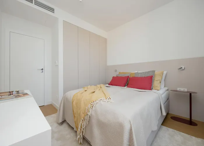 Powsinska Luxury With Air Conditioning In By Renters Prestige