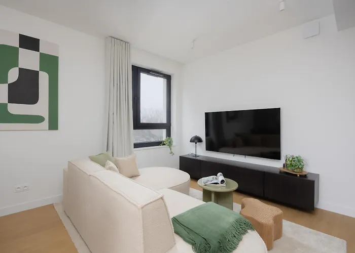 Powsinska Luxury With Air Conditioning In By Renters Prestige