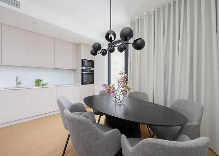 Powsinska Luxury With Air Conditioning In By Renters Prestige وارسو