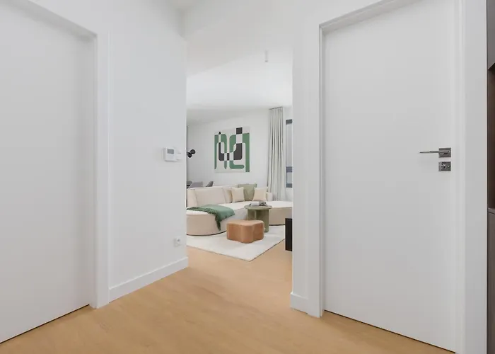 Powsinska Luxury With Air Conditioning In By Renters Prestige وارسو