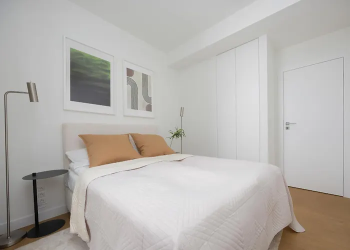 Powsinska Luxury With Air Conditioning In By Renters Prestige *