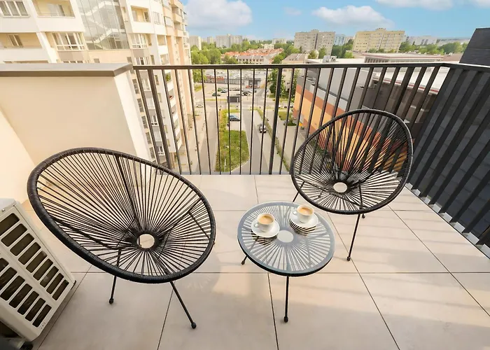 Powsinska Luxury With Air Conditioning In By Renters Prestige * وارسو